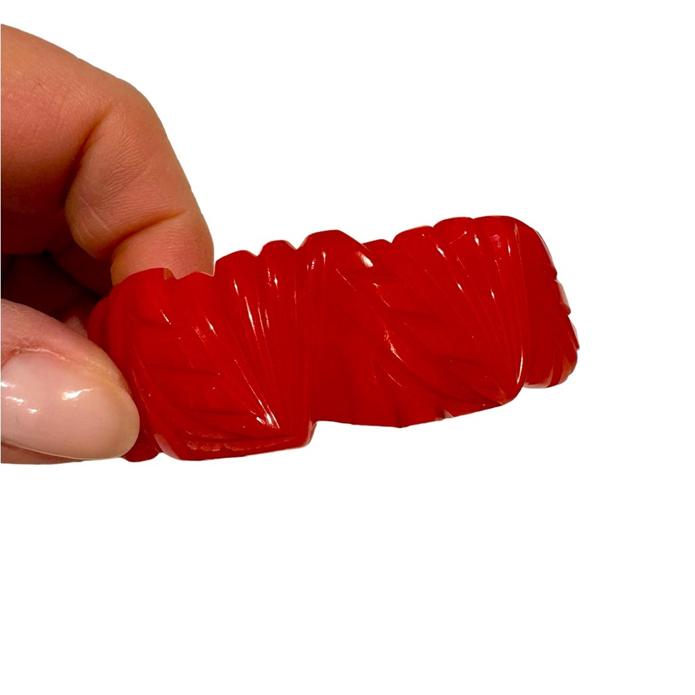 Art Deco Heavily Carved Lipstick Red Bakelite Clamper Bracelet Bangle. EUC
